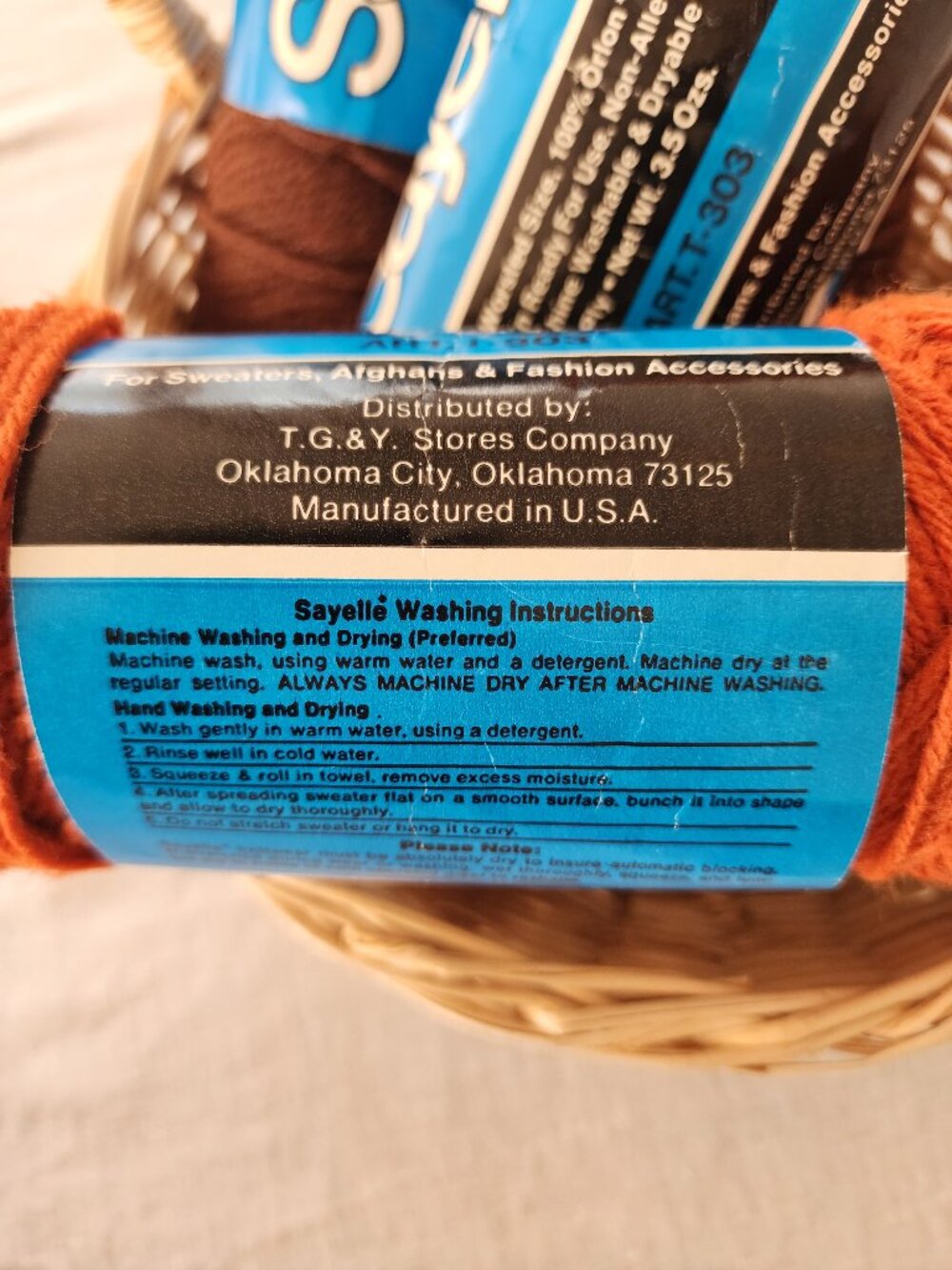 Vintage TG&Y Sayelle Yarn Lot (4) 70s Retro Rust & Dark Brown Orlon Acrylic - Picture 4 of 12